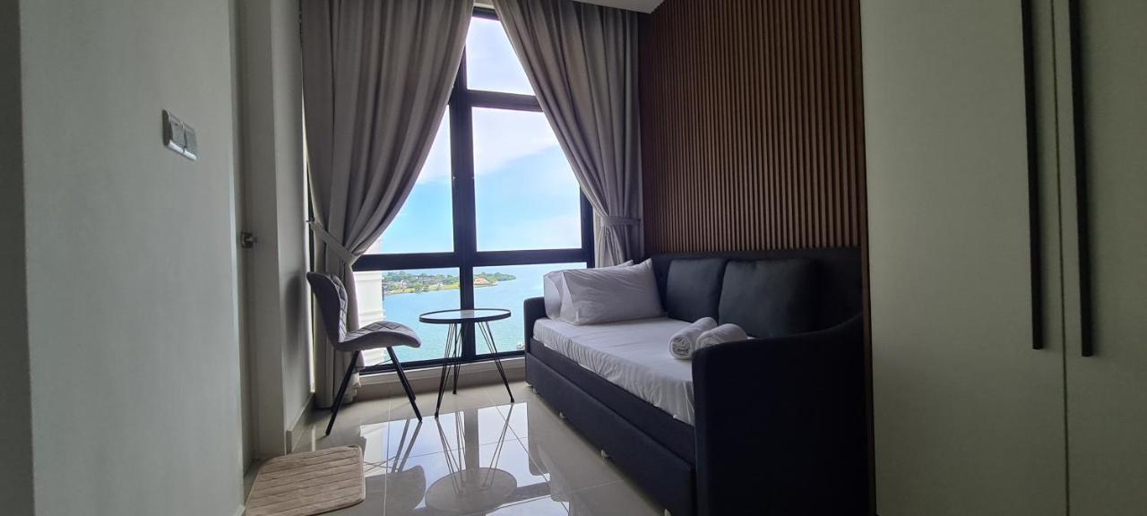 K Seaview At The Shore, Apartment