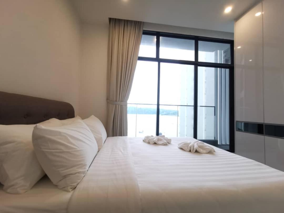 Apartment K Seaview At The Shore,